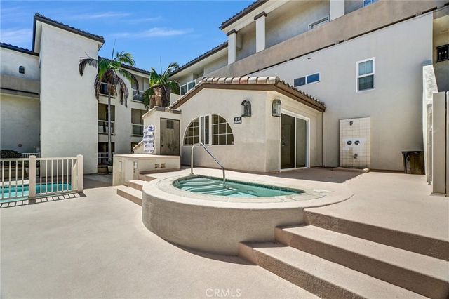 1516 Pacific Coast Highway 103, Huntington Beach, CA 92648