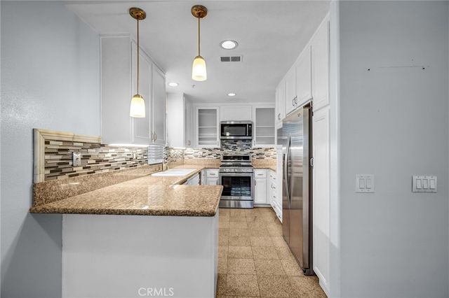 1516 Pacific Coast Highway 103, Huntington Beach, CA 92648