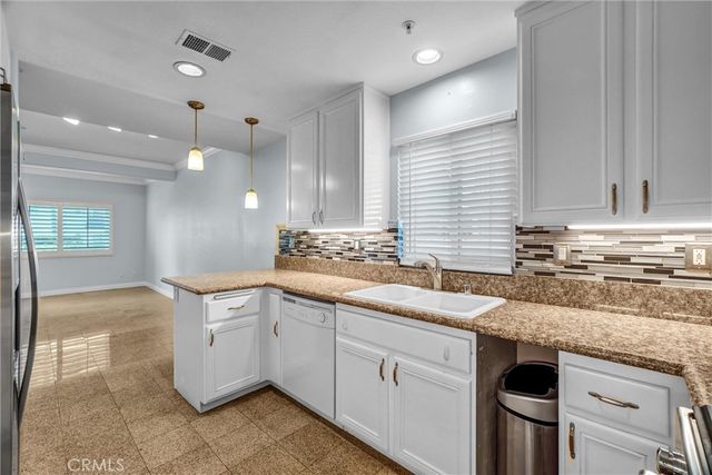 1516 Pacific Coast Highway 103, Huntington Beach, CA 92648