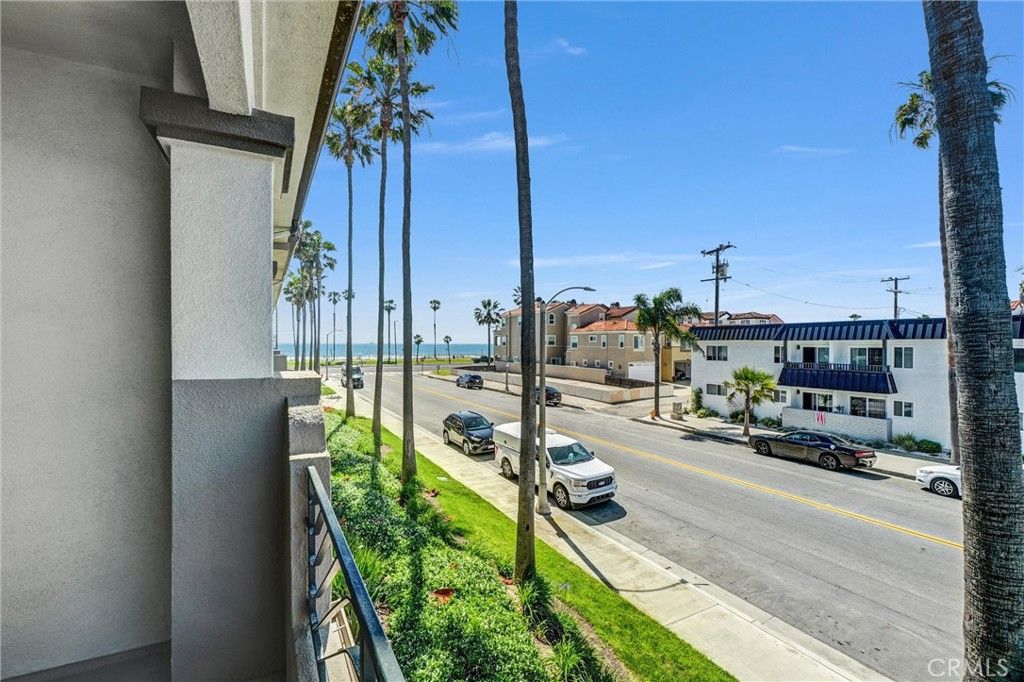 1516 Pacific Coast Highway 103, Huntington Beach, CA 92648