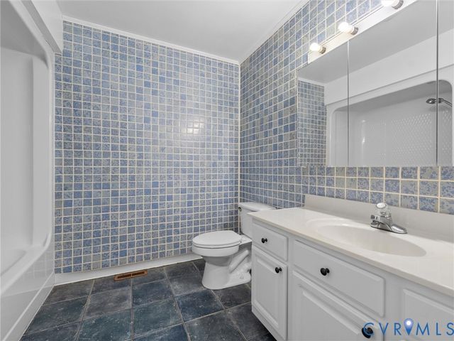 2791 Huguenot Trl, Powhatan, VA 23139