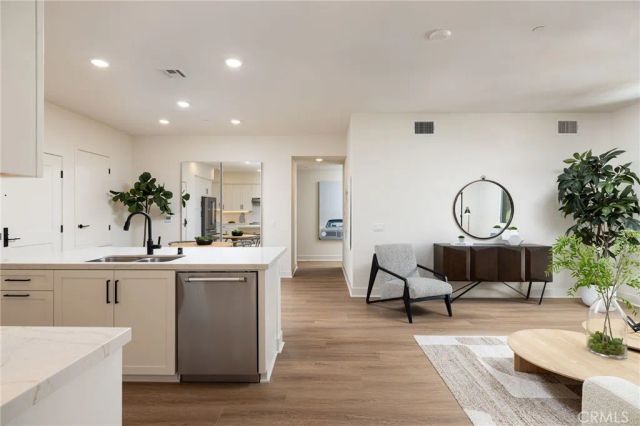 414 Main St. 410, Huntington Beach, CA 92648
