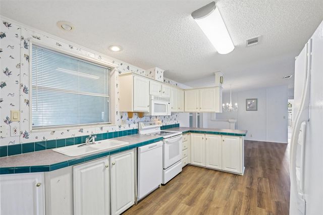 6710 36TH AVENUE E 282, Palmetto, FL 34221