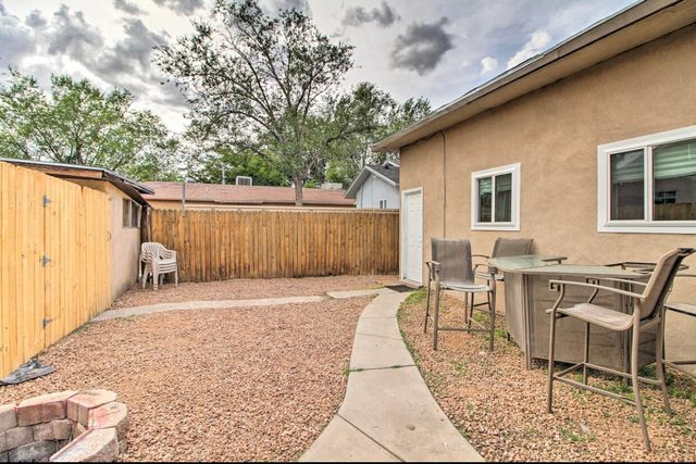 902 Coal Avenue SW, Albuquerque, NM 87102