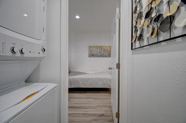 902 Coal Avenue SW, Albuquerque, NM 87102