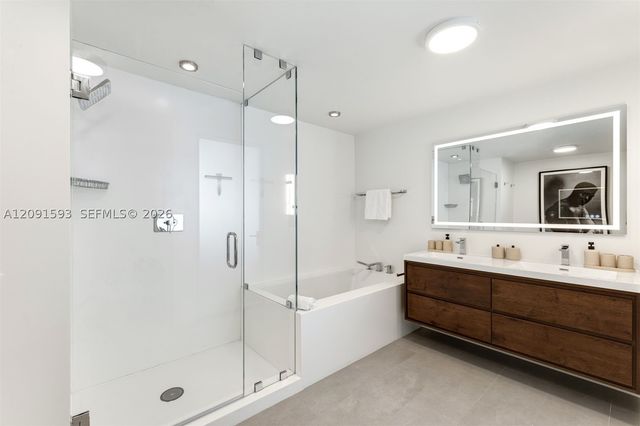 6799 Collins Ave LPH02, Miami Beach, FL 33141