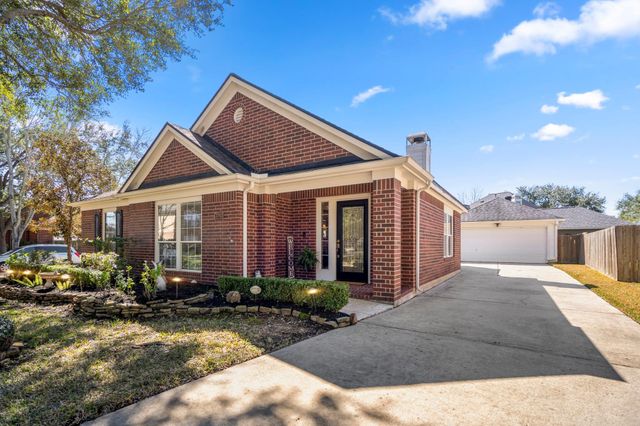 3703 Pelican Lake Drive, Richmond, TX 77406