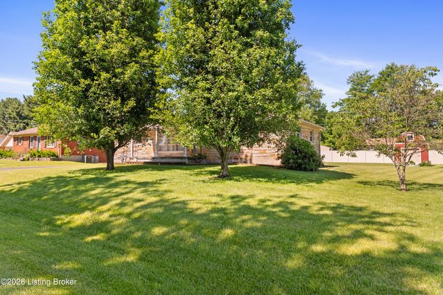 4902 Kay Ave, Jeffersontown, KY 40299