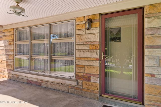 4902 Kay Ave, Jeffersontown, KY 40299