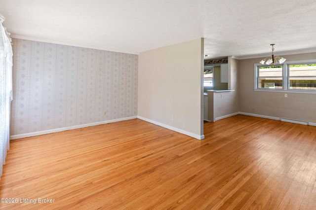 4902 Kay Ave, Jeffersontown, KY 40299