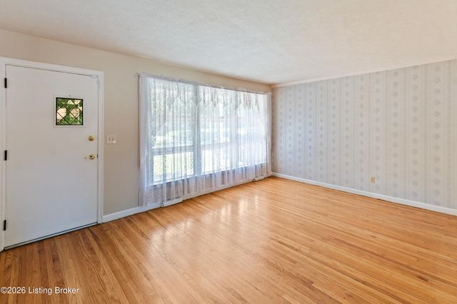 4902 Kay Ave, Jeffersontown, KY 40299