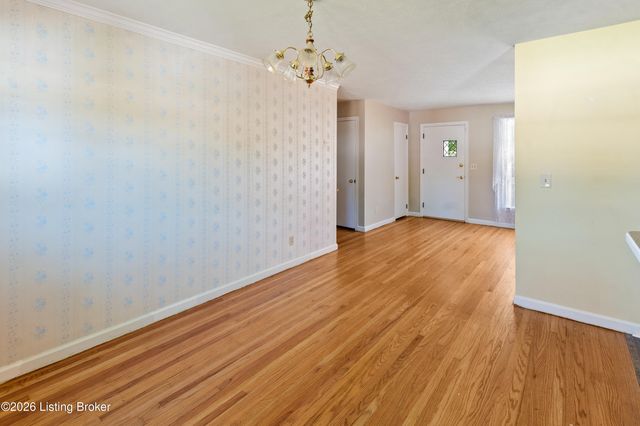 4902 Kay Ave, Jeffersontown, KY 40299