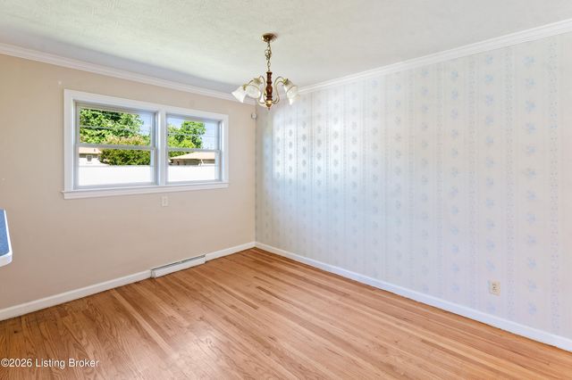 4902 Kay Ave, Jeffersontown, KY 40299