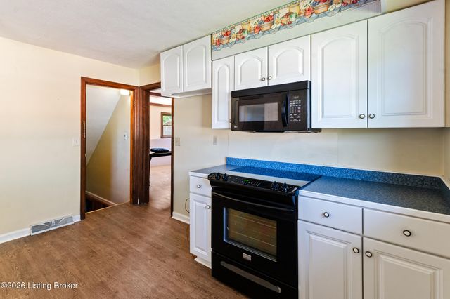 4902 Kay Ave, Jeffersontown, KY 40299