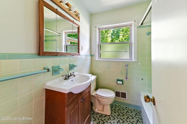 4902 Kay Ave, Jeffersontown, KY 40299