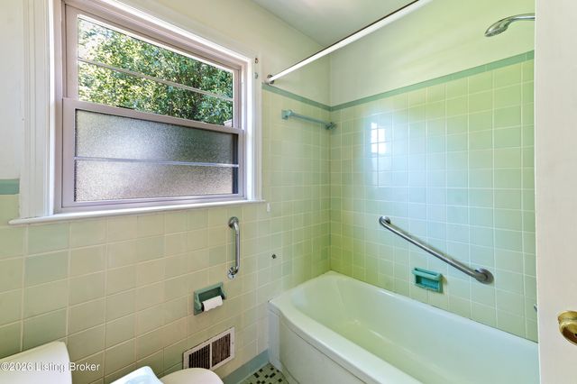 4902 Kay Ave, Jeffersontown, KY 40299