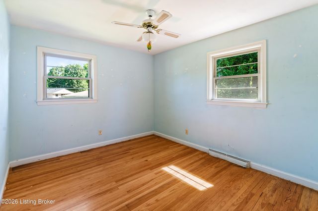 4902 Kay Ave, Jeffersontown, KY 40299