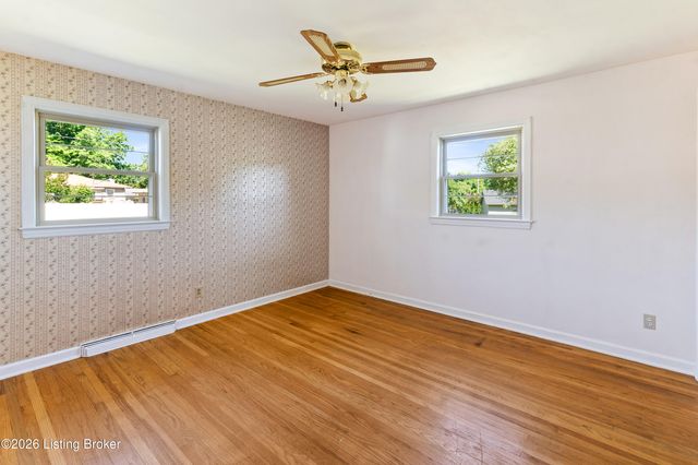 4902 Kay Ave, Jeffersontown, KY 40299