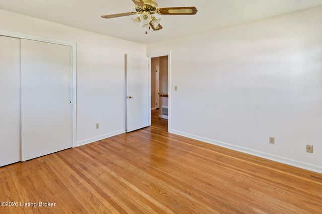 4902 Kay Ave, Jeffersontown, KY 40299