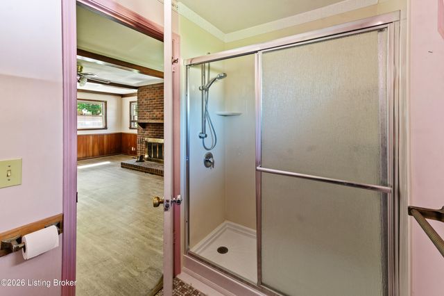 4902 Kay Ave, Jeffersontown, KY 40299