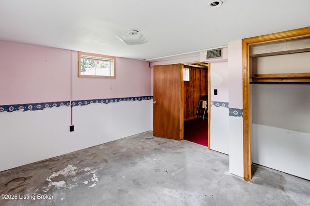 4902 Kay Ave, Jeffersontown, KY 40299