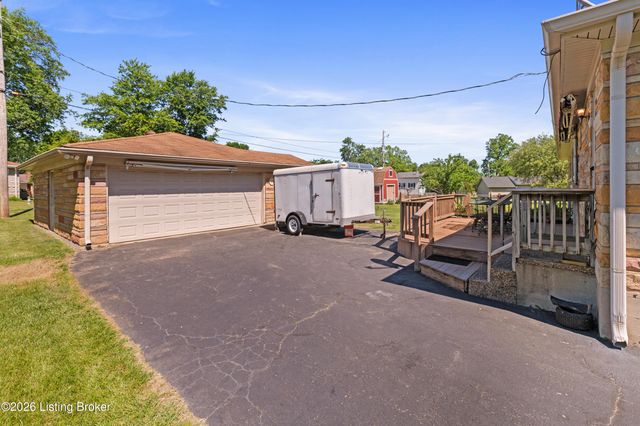 4902 Kay Ave, Jeffersontown, KY 40299