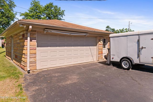 4902 Kay Ave, Jeffersontown, KY 40299