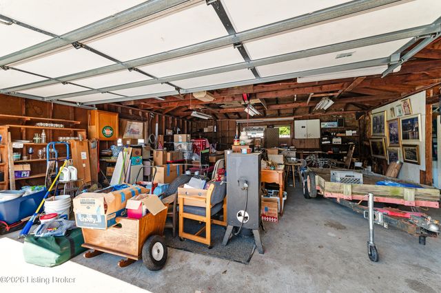 4902 Kay Ave, Jeffersontown, KY 40299