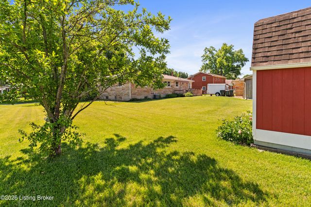 4902 Kay Ave, Jeffersontown, KY 40299