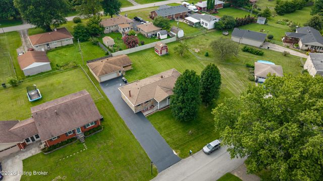 4902 Kay Ave, Jeffersontown, KY 40299