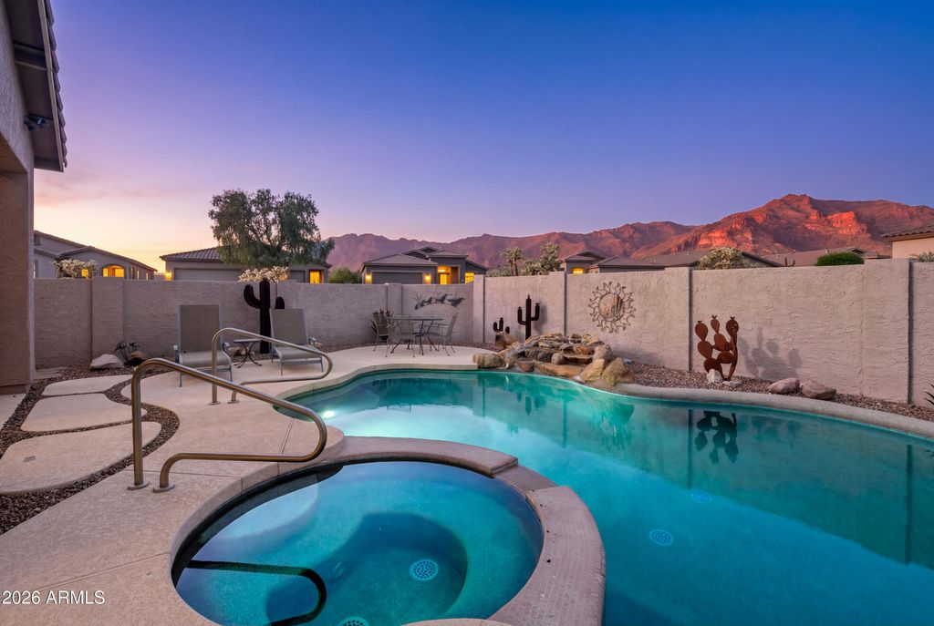 4237 S PONY RIDER Trail, Gold Canyon, AZ 85118