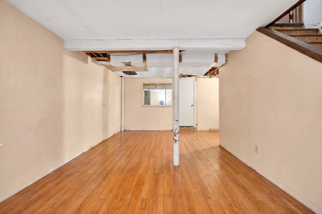 203 Lakeview Ave, Tyngsborough, MA 01879