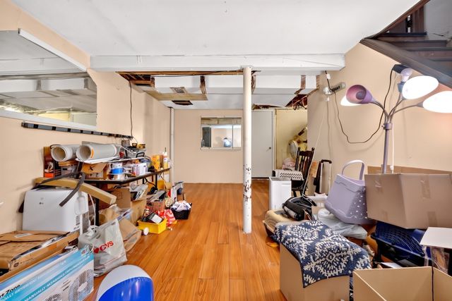 203 Lakeview Ave, Tyngsborough, MA 01879
