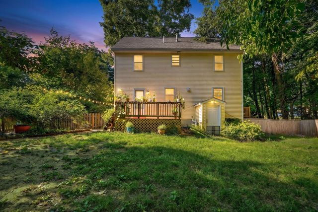 203 Lakeview Ave, Tyngsborough, MA 01879