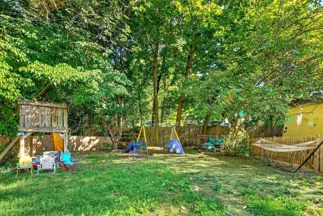 203 Lakeview Ave, Tyngsborough, MA 01879