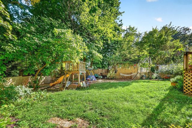 203 Lakeview Ave, Tyngsborough, MA 01879
