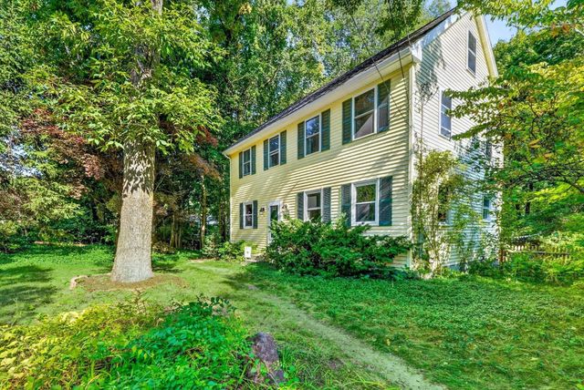 203 Lakeview Ave, Tyngsborough, MA 01879