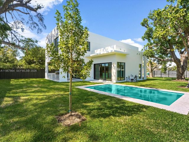 2606 SW 19th St, Miami, FL 33145