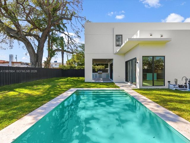 2606 SW 19th St, Miami, FL 33145