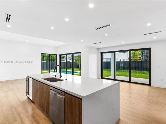 2606 SW 19th St, Miami, FL 33145