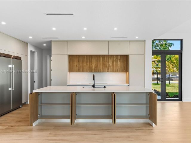 2606 SW 19th St, Miami, FL 33145