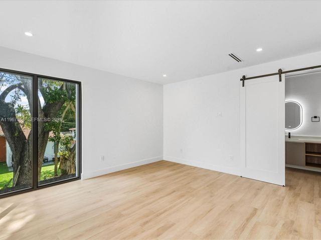 2606 SW 19th St, Miami, FL 33145