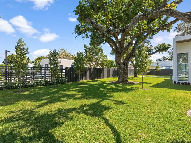2606 SW 19th St, Miami, FL 33145