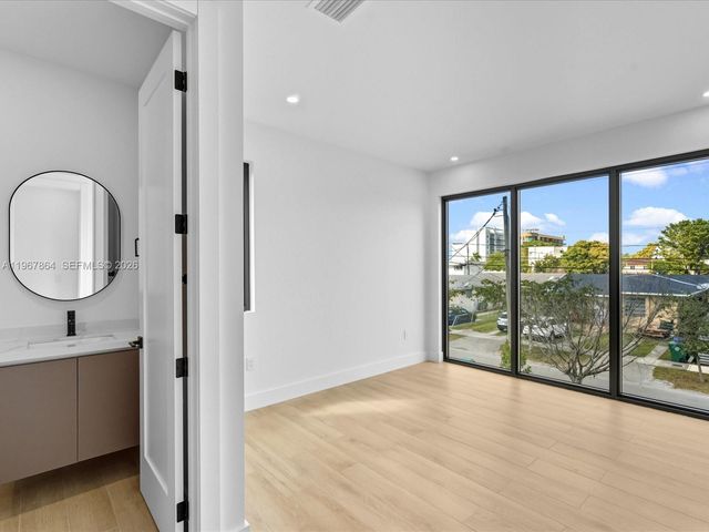 2606 SW 19th St, Miami, FL 33145