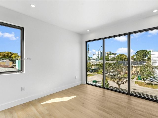 2606 SW 19th St, Miami, FL 33145