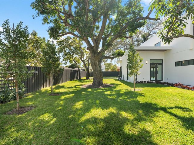 2606 SW 19th St, Miami, FL 33145