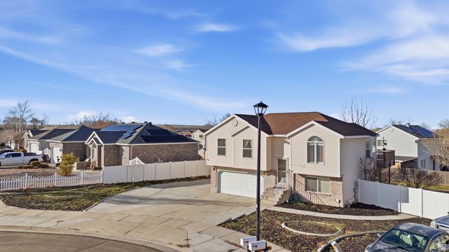 7522 W TAM DR, Magna, UT 84044