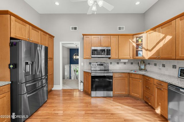 97 Beacon Hill Road, Califon, NJ 07830