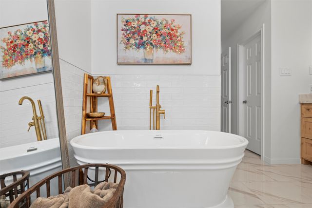 840 Country Lane Drive, Mcgregor, TX 76657