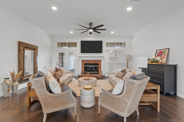 840 Country Lane Drive, Mcgregor, TX 76657